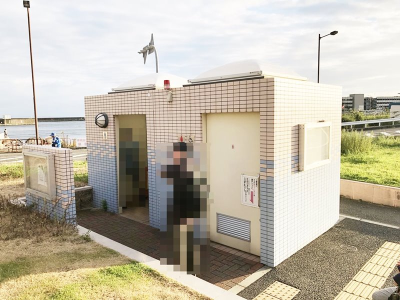 垂水漁港/湾内　漁業協同組合右側　公衆トイレ