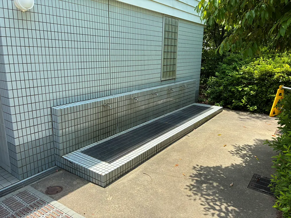 舞洲運動広場公衆トイレ横の手洗い場
