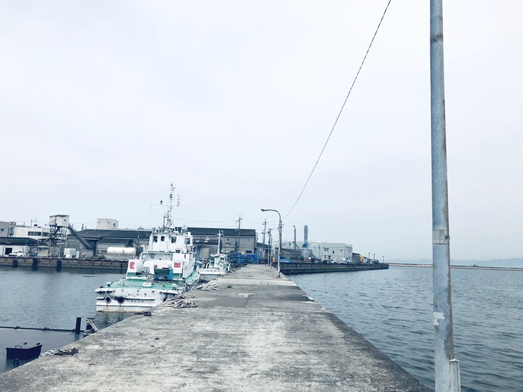 岸和田漁港北側の堤防の逆からの風景④