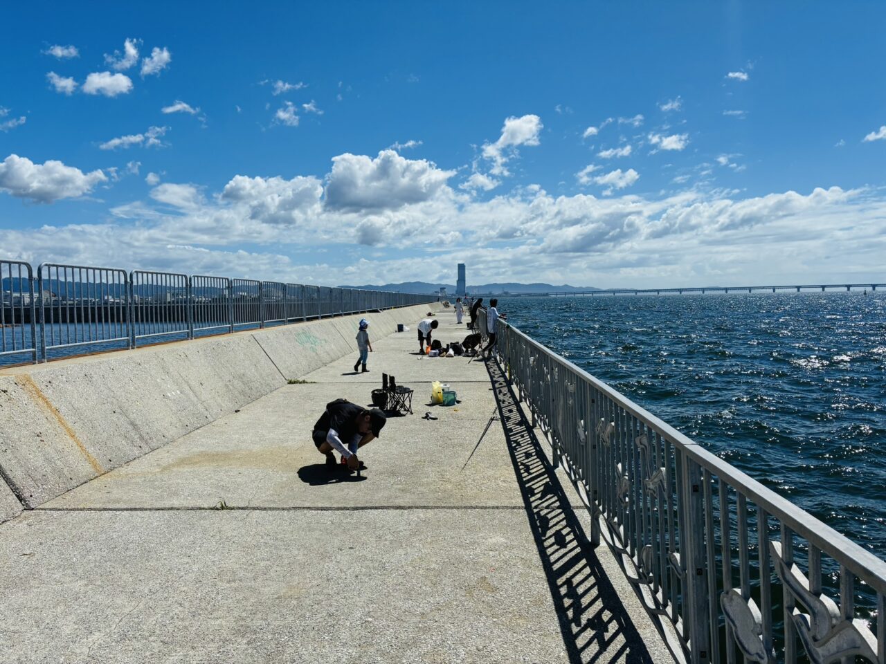 貝塚人工島プール(堤防)とテトラ