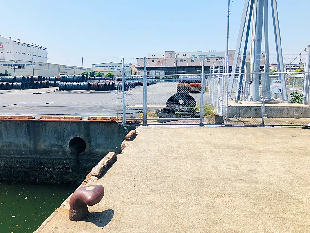 PASCO前の風景⑥右コーナー/向こうがは釣り禁止